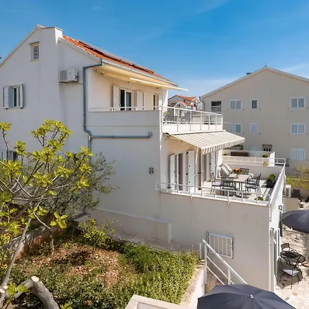 Apartment-rada-mit-meerblick